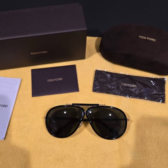 Tom Ford Cedric Sunglasses - TF509 01A 65-5 135-3 - Black/Palladium - Picture 15 of 16